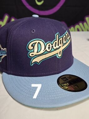 New Era 7 - Two Tone LA Dodgers Script